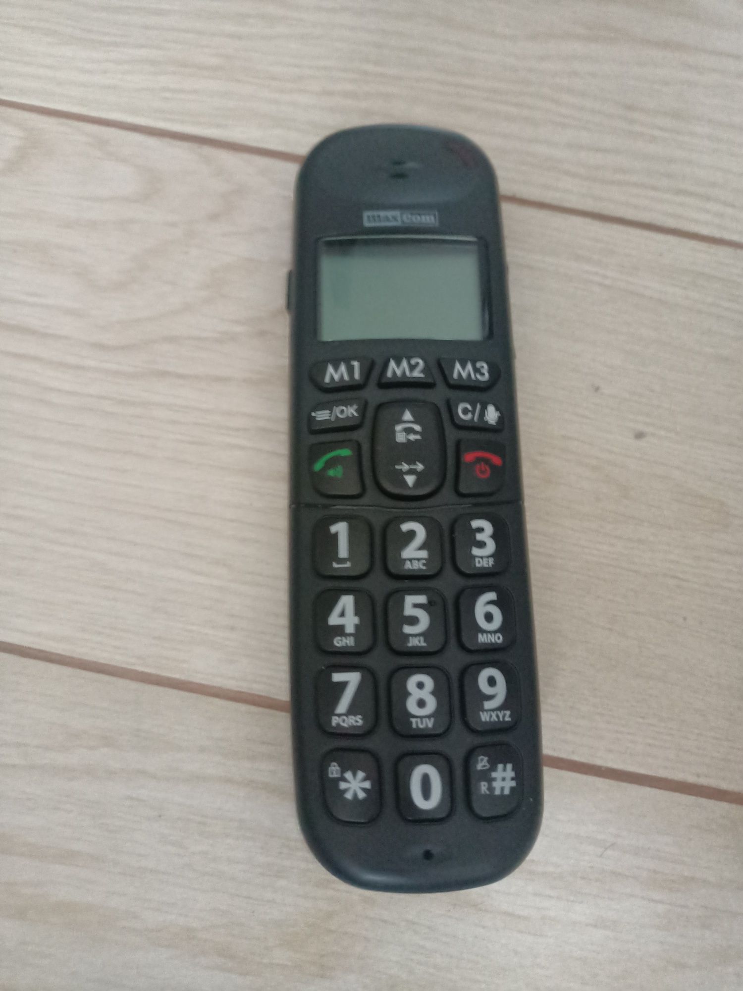Telefon bezprzewodowy idealny dla seniora Max Com MC 6950