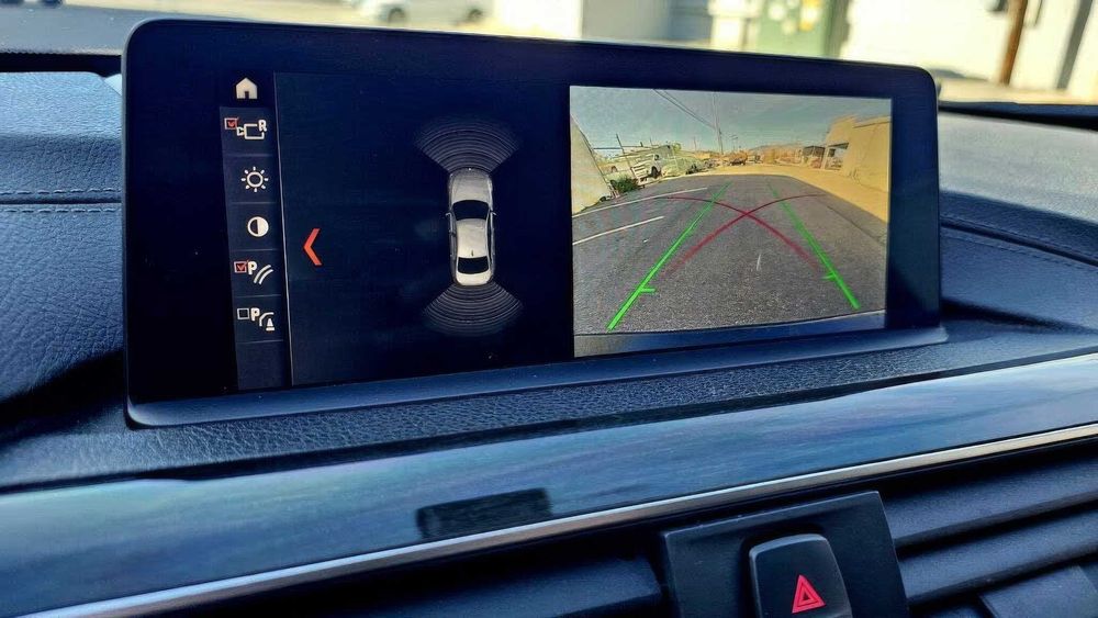 BMW 3 Series 330i      2018