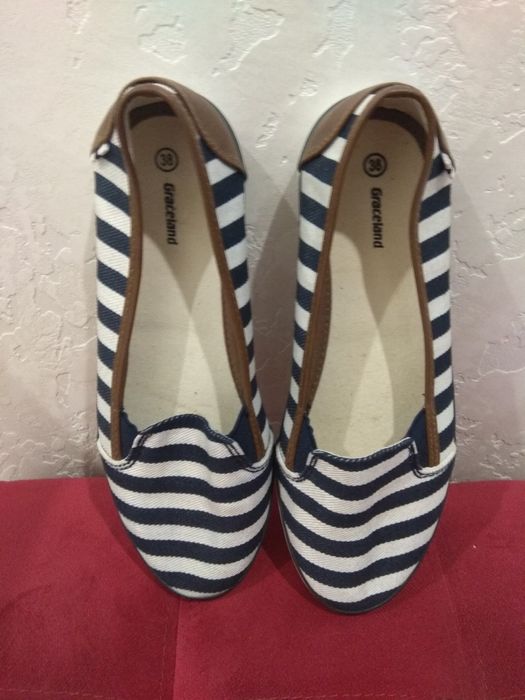 Нові мокасини, кеди, кросівки Graceland