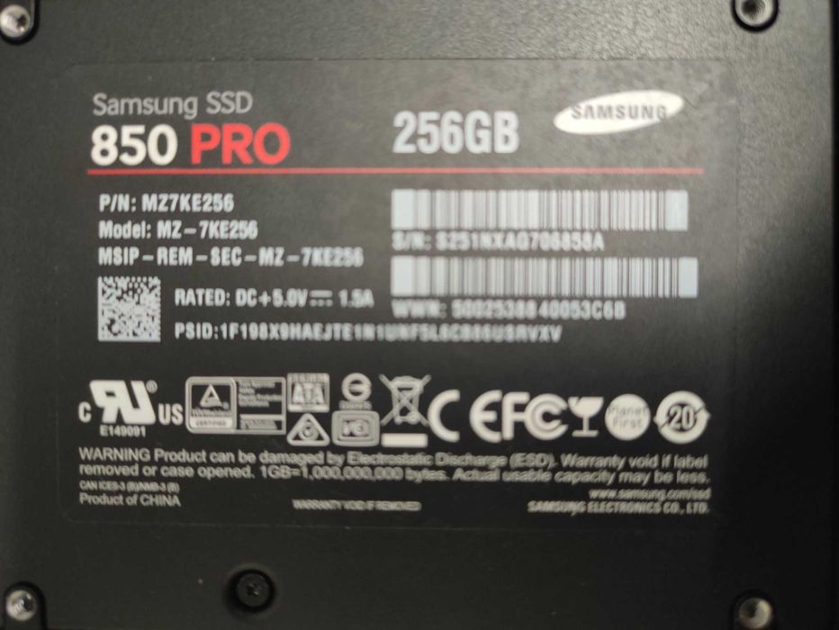 Serwer Xeon E3-1231 3.4GHz Asus P90-M 32GB RAM dyski SSD i HDD