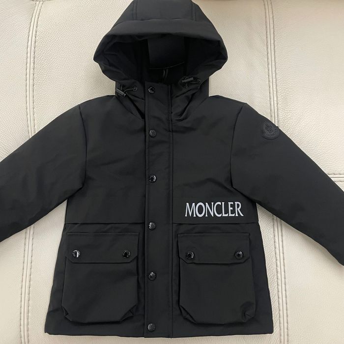 Пуховик Moncler на зріст 110 та 120