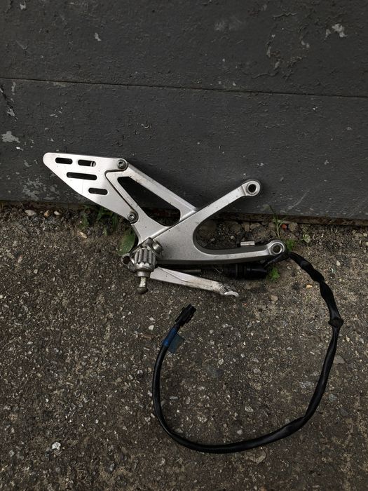 Ніжка кронтейн передня Yamaha R1 2007-2008