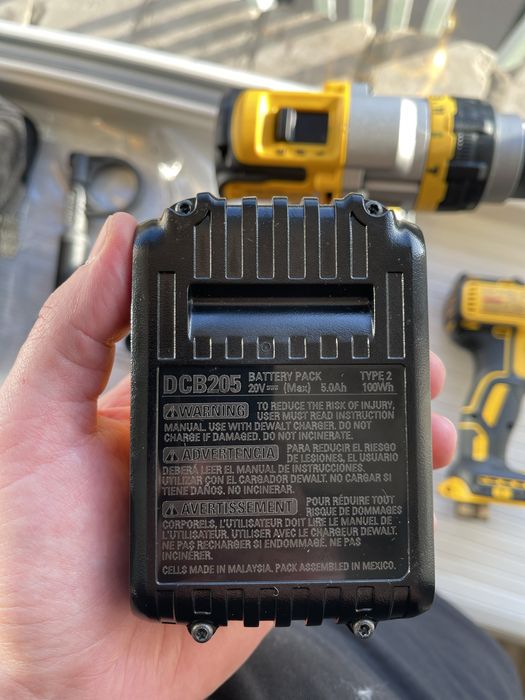 DeWALT набір 2 шуруповйорти США в наявності