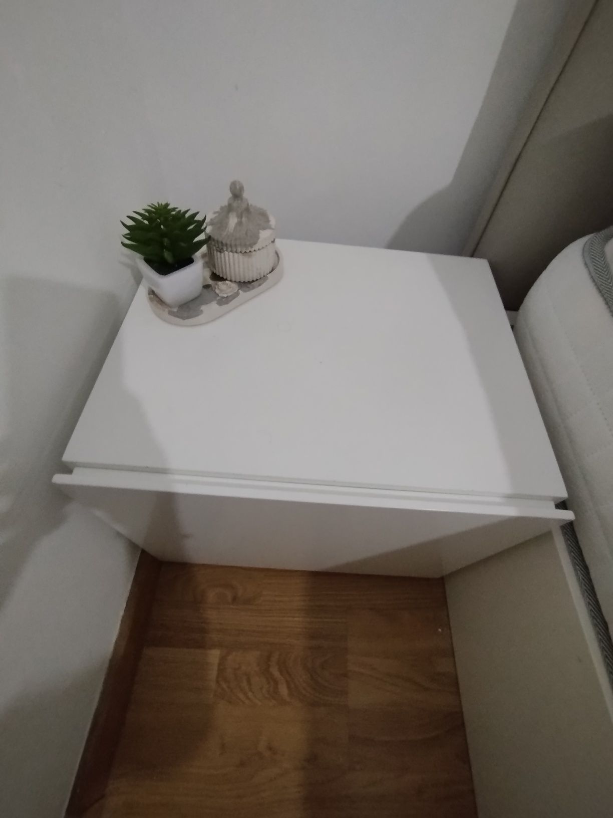 Mesinhas de cabeceira lacadas