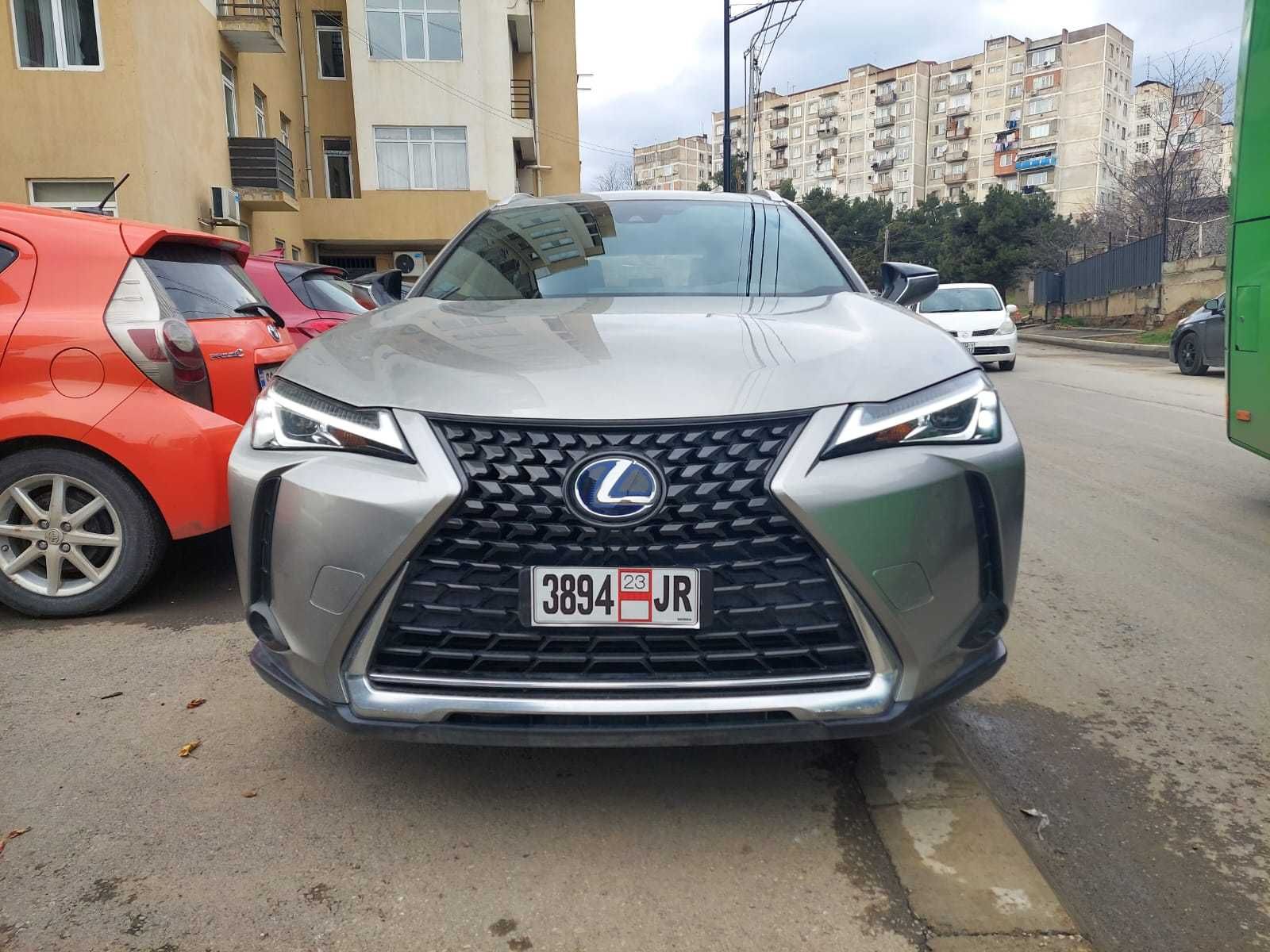 Lexus UX hibrid 2019