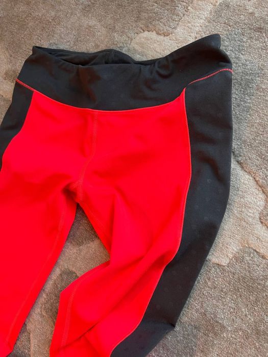 Яркие лосины under armour