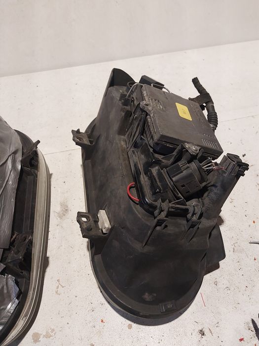 Vw volkswagen Golf 4 xenon ksenon lampa przednia prawa lewa reflektor