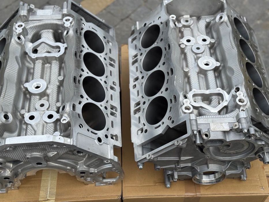 Рестайл оригінал Новий блок BMW S63 S63B44B OE 8093293 F90 F91 F93 F95