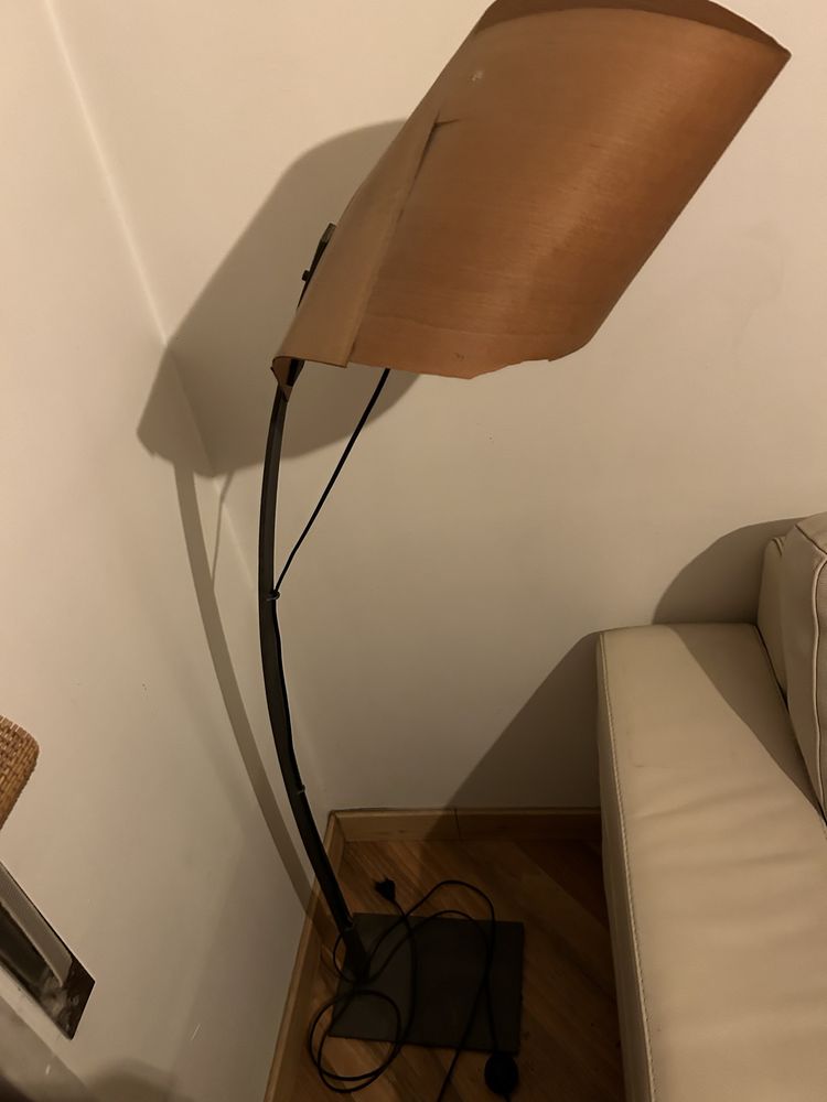 Candeeiro de pé