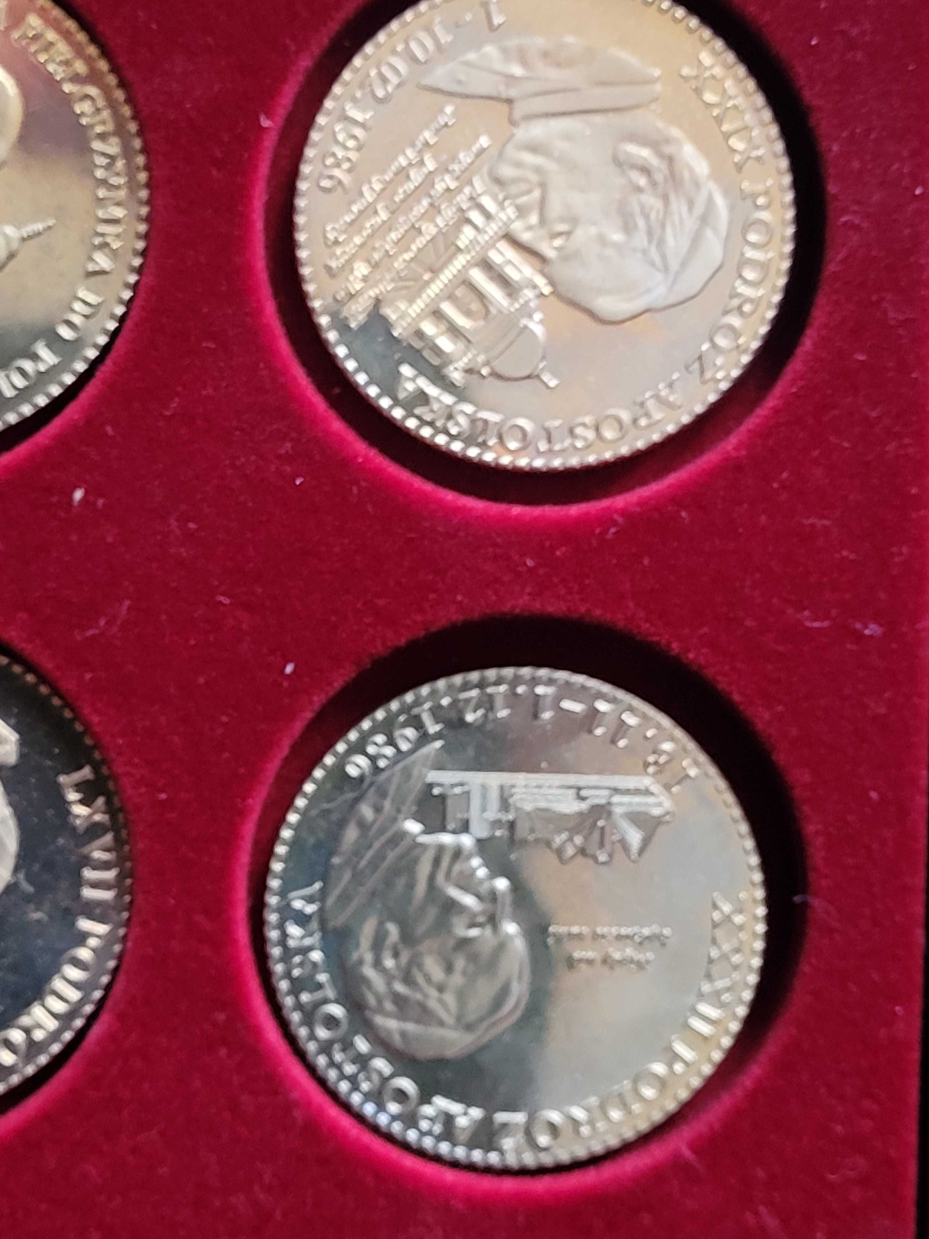 medale numizmaty Jan Paweł II + pudełko
