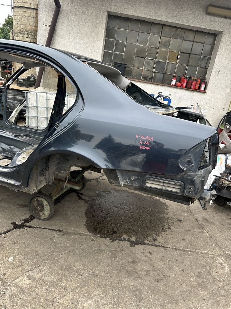 Błotnik Mercedes W211 ćwiartka tył prawy lewy Sedan