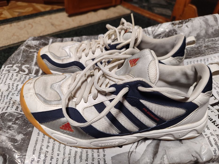 Продам кросівки Adidas
