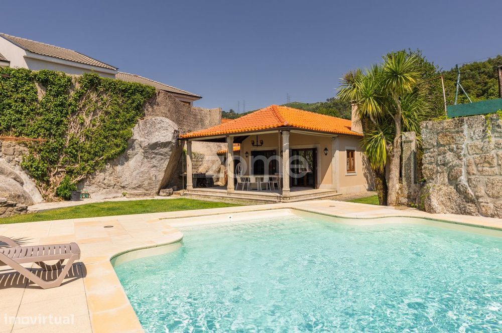 Moradia individual T6 com 4 suites e piscina em Vieira do Minho
