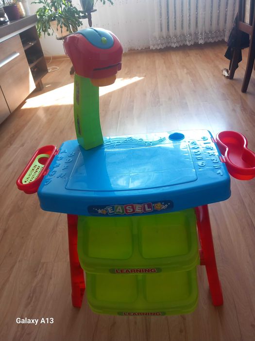 Stolik z lampką plastikowy