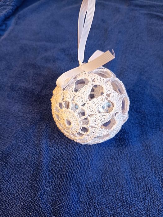 Zestaw bombek(8cm) w prezentowym pudełku