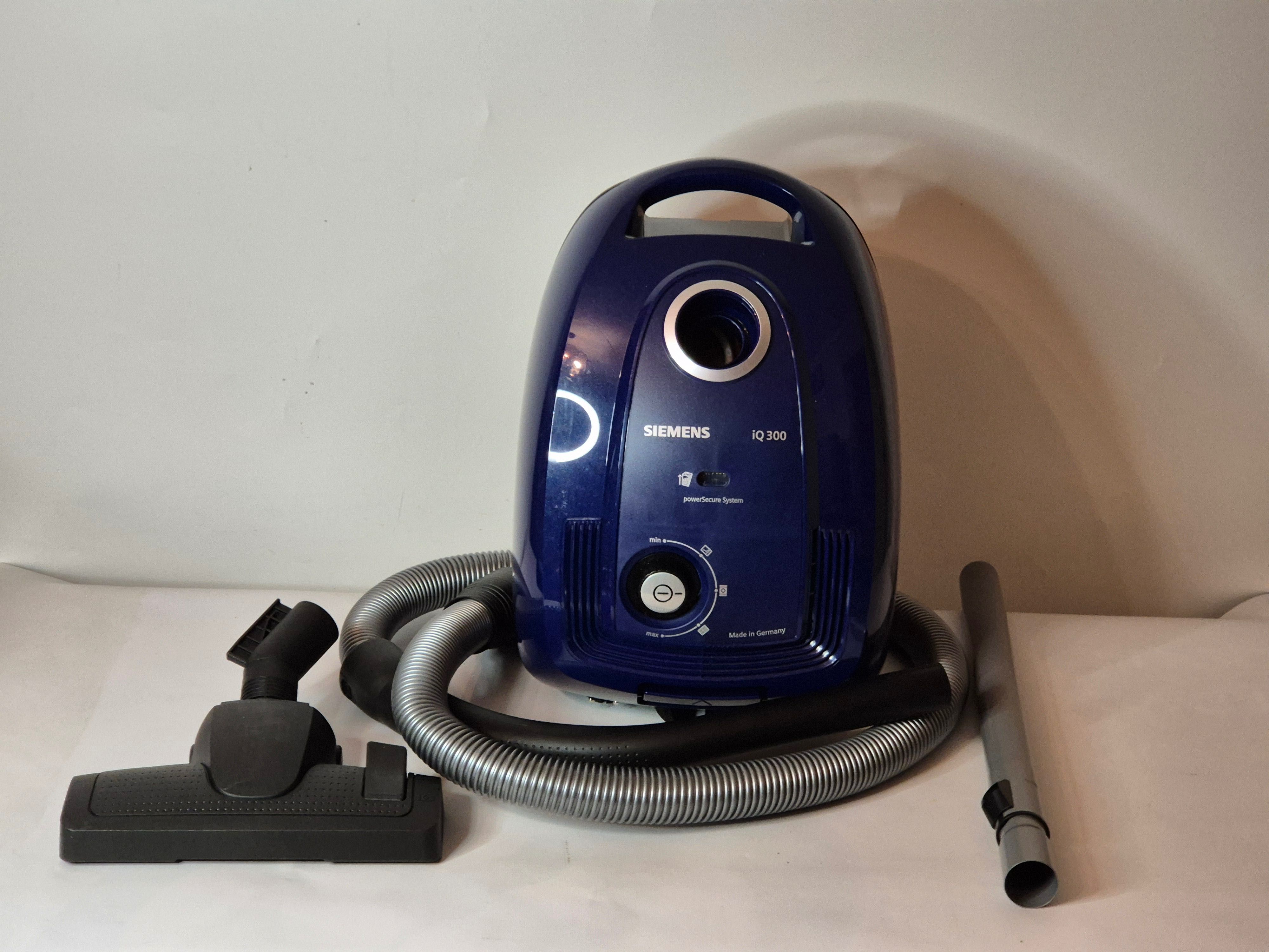 Odkurzacz workowy Siemens iQ300 VSC3320
