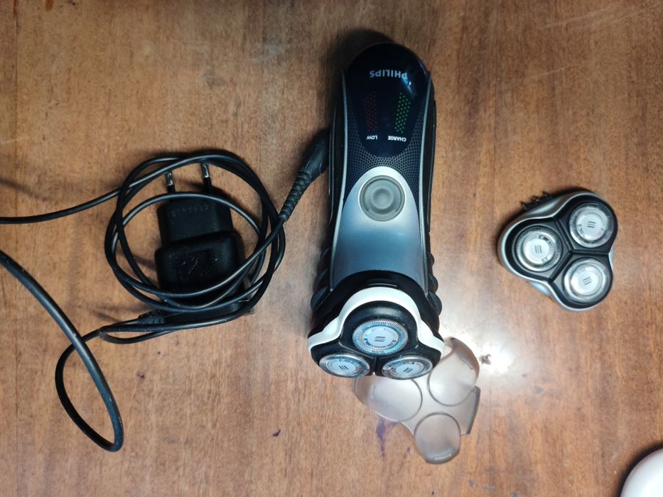 Електробритва Philips HQ 7380