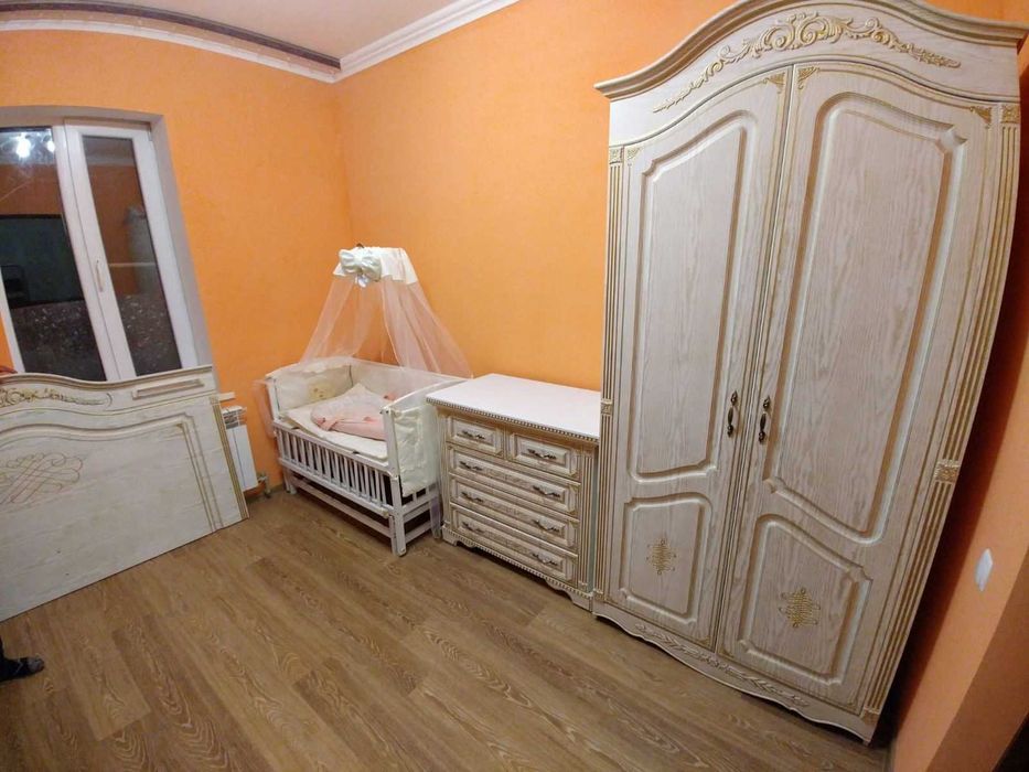 Продается дом с закрытым выходом к озеру. Словянск.