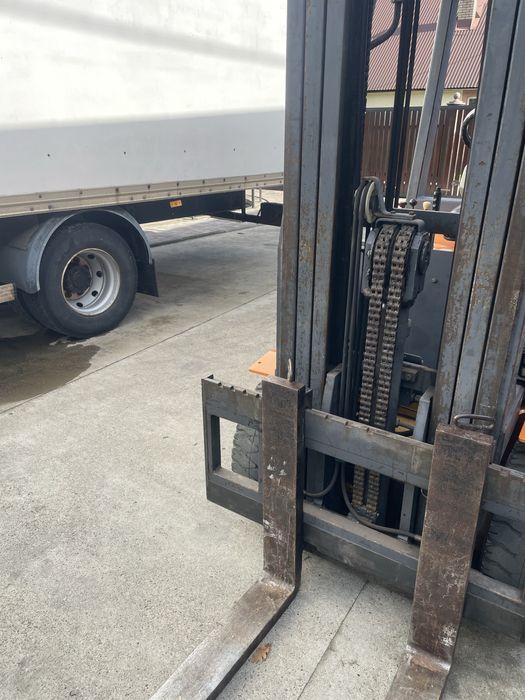 Вилочный Погрузщик Кара 3т