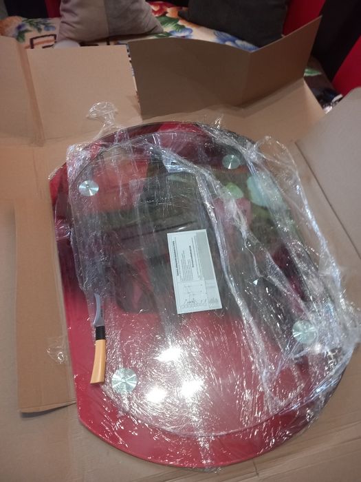 Стіл скляний новий.