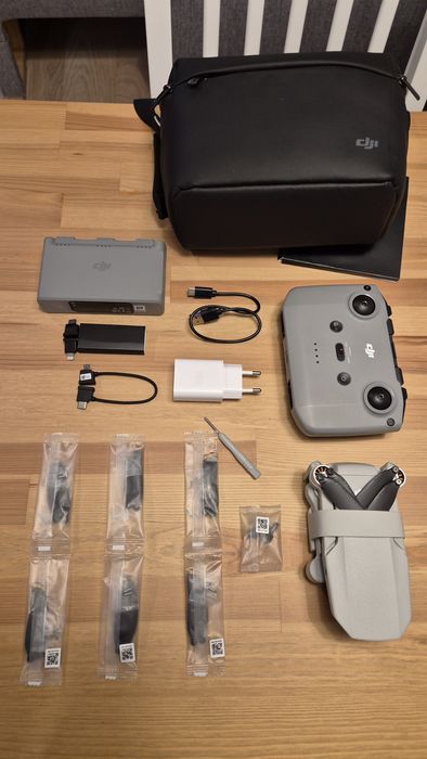 Dron DJI MINI 2 Fly More Combo