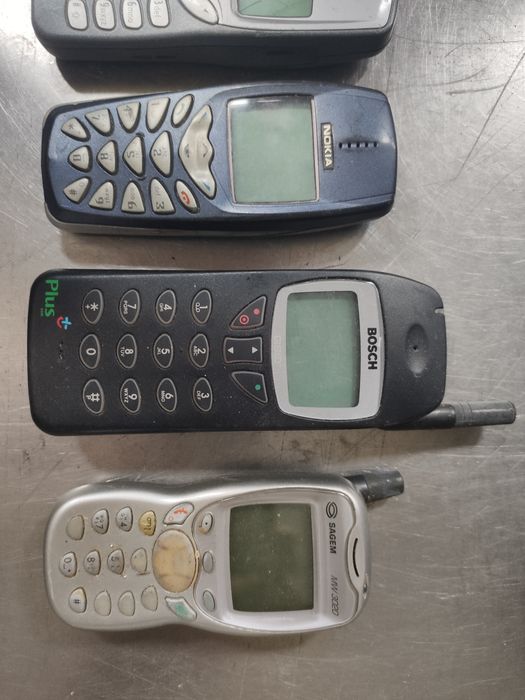 Stare telefony komórkowe 6 sztuk - Nokia x 4, Bosch, Sagem