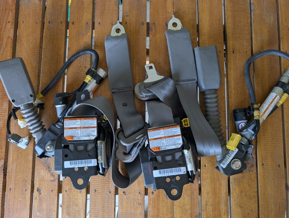 Реміні безпеки передні з преднатяжителями  Honda CR-V 2007-2011