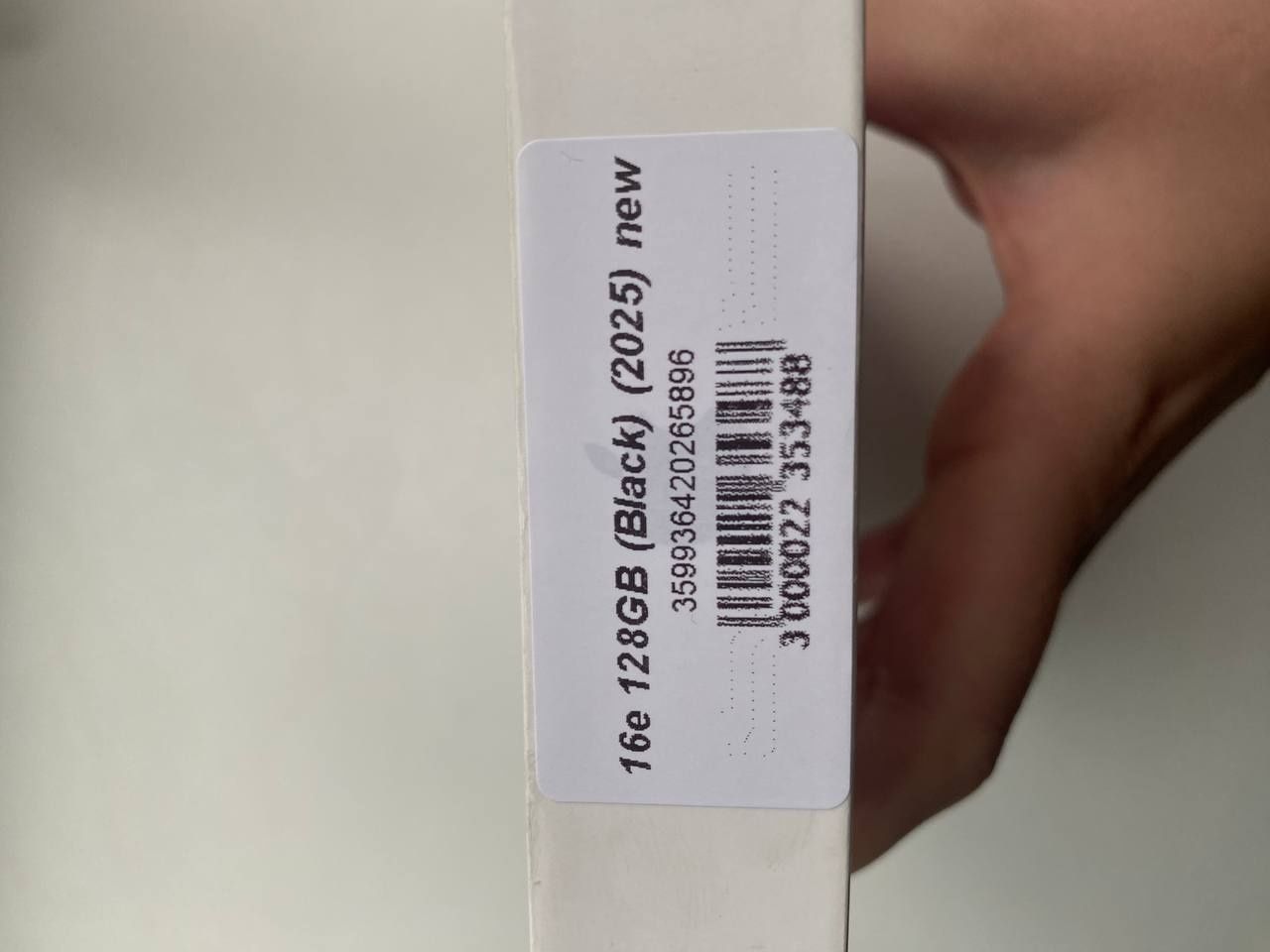 iPhone 16e 128GB Black (чорний)
Привезений з Німеччини 

Стан: абсолют