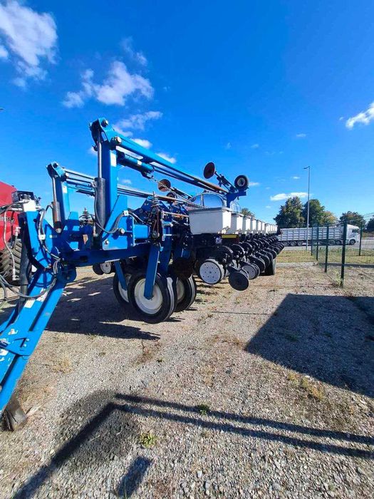 Сівалка Kinze 3700 (24 рядка)