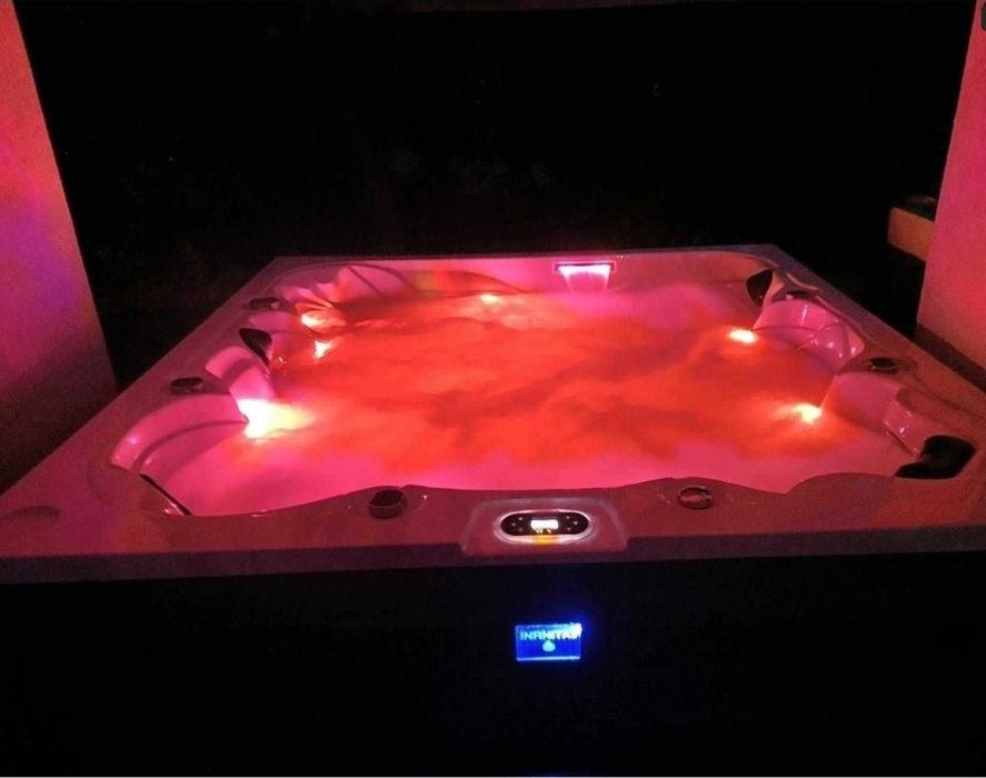JACUZZI Wanna ogrodowa z hydromasażem Infinitas SE200 GERMANY - 12990€