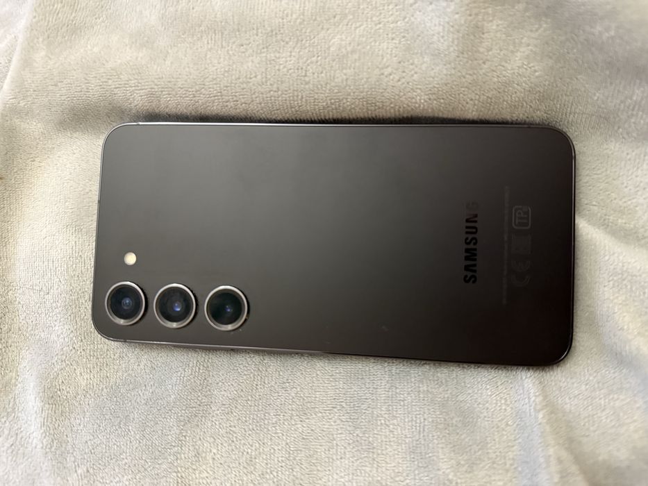 Продам телефон Samsung S23