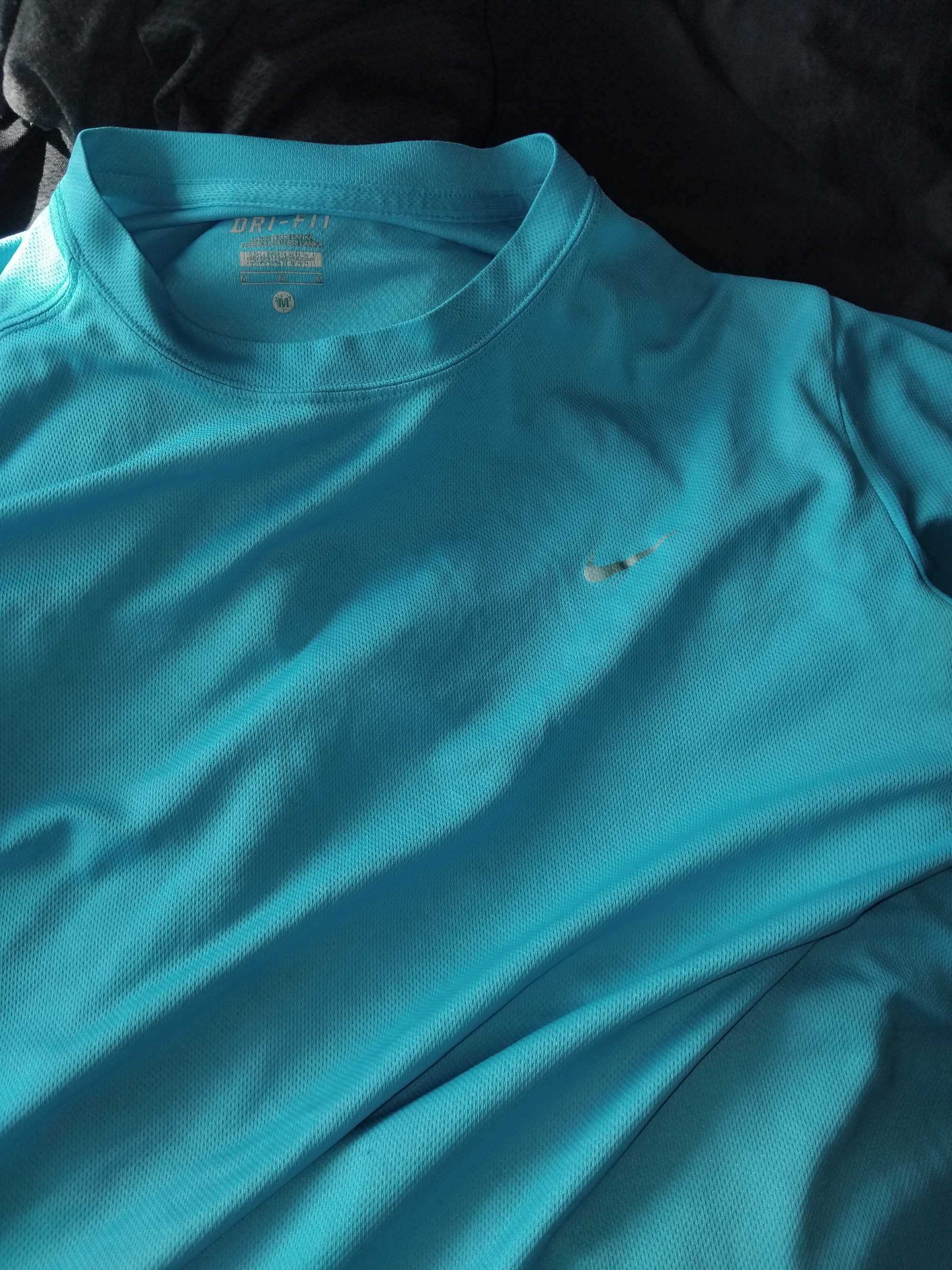 Koszulki nike 4 sztuki