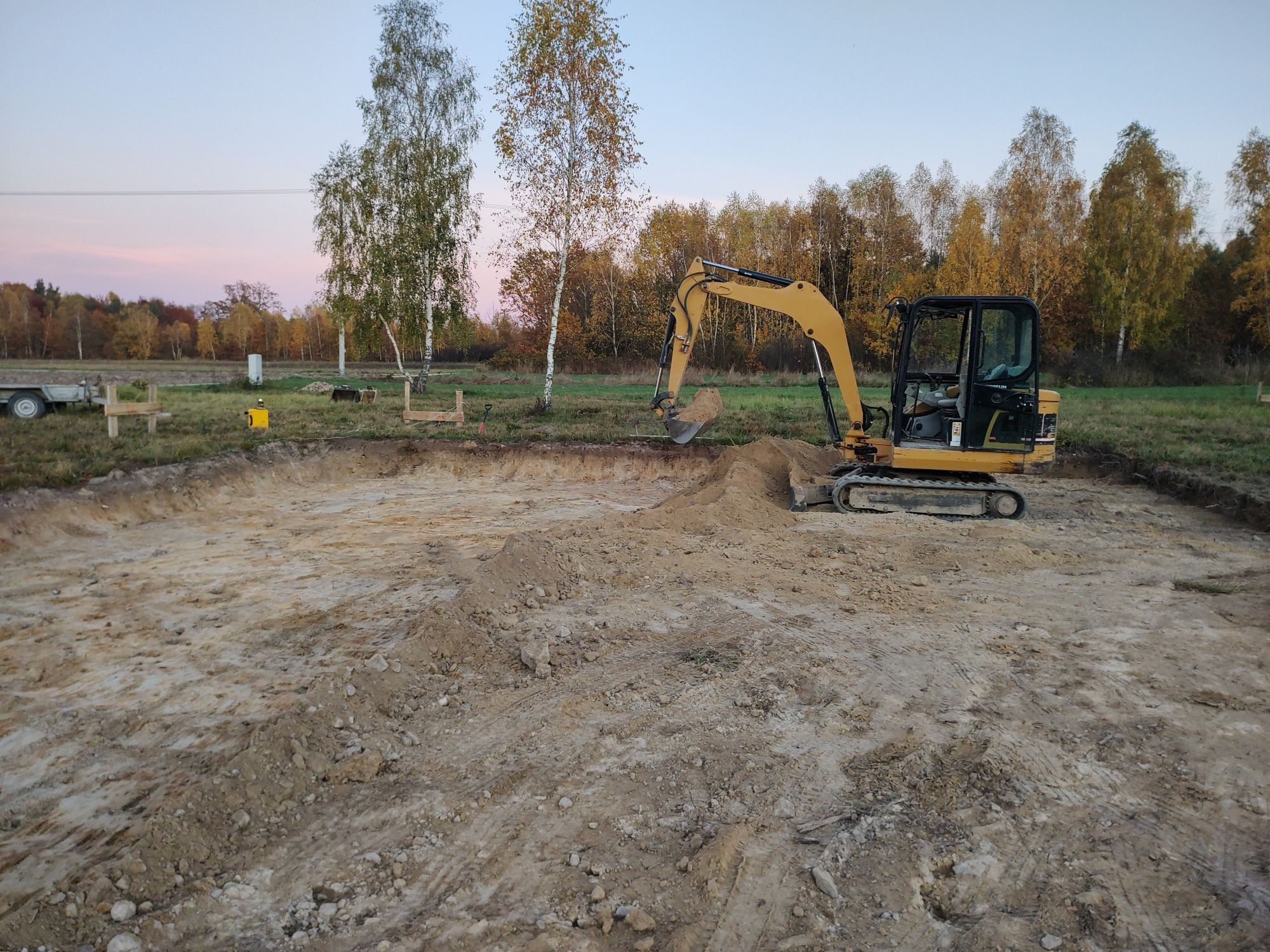 Usługi minikoparką minikoparka koparka 2850kg cat 302.5C