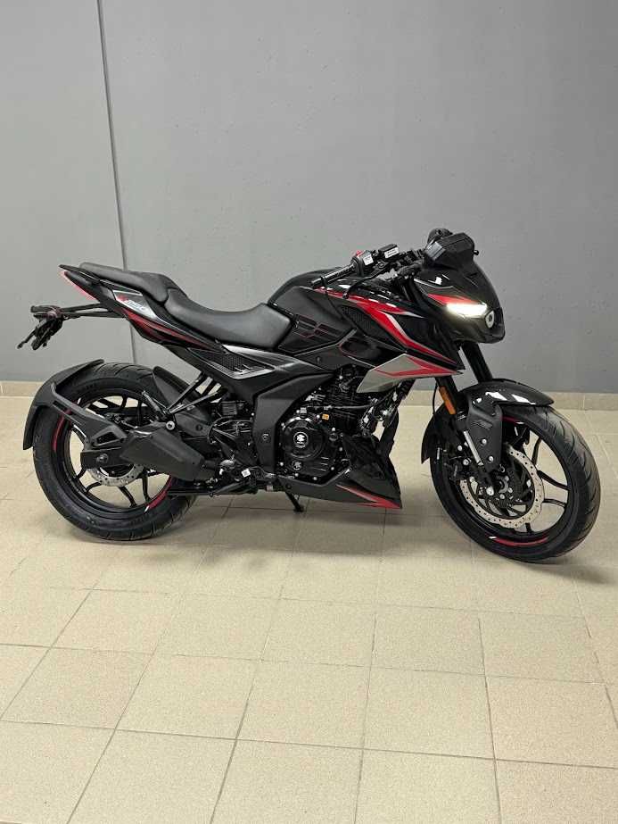 Мотоцикл BAJAJ Pulsar N250 2025
