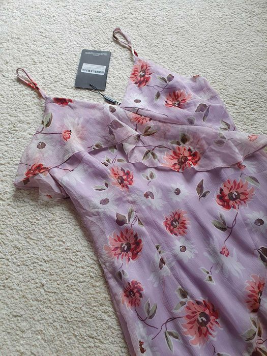 Prettylittlething liliowa sukienka w kwiaty asymetryczna mini 38 M