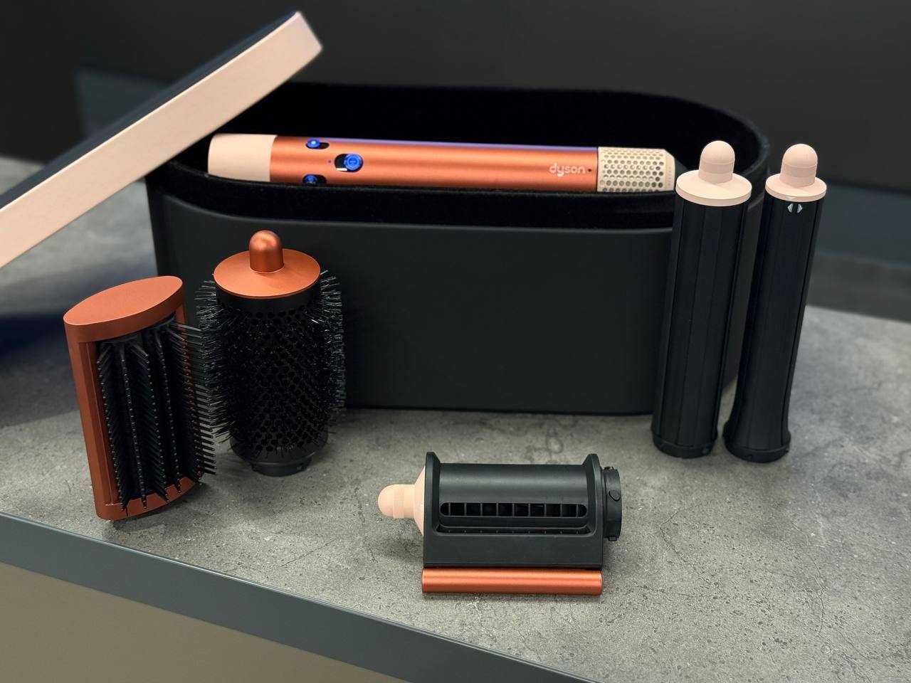 Стайлер для довгого волосся Dyson Complete Long Volumise Strawberry