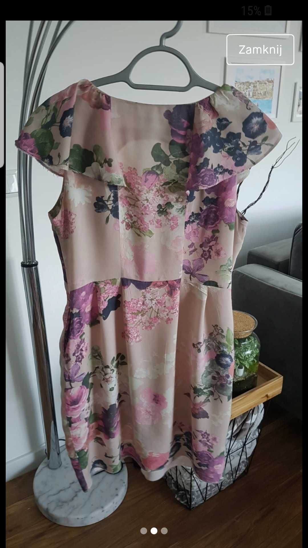 Sukienka w kwiaty Mohito