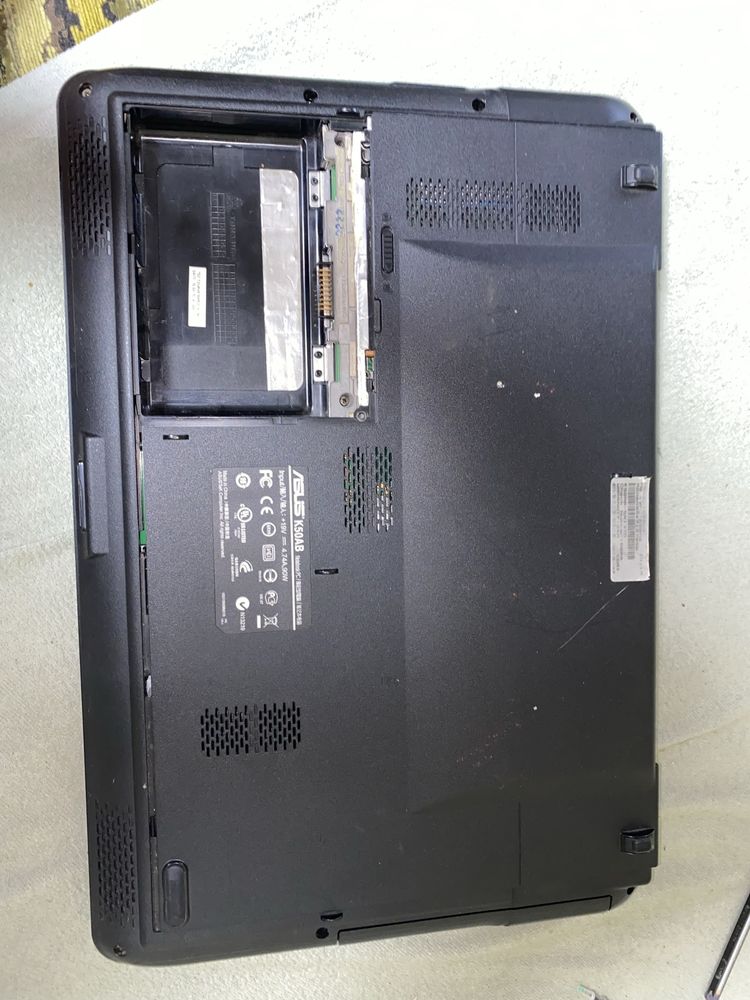 Продам ноутбук  asus k50AB технично працюе але не вистачае пару дитале