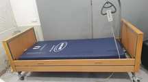 Cama articulada tripartida