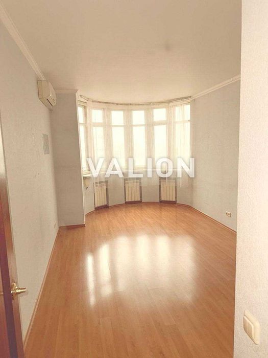 Продаж 3 кімн. кв. вул. Золотоустівська, 10-12, площа Галицька, Центр