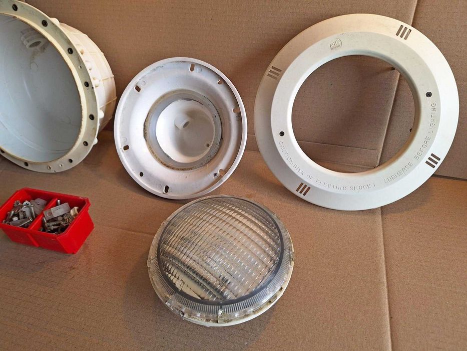 Lampy reflektory basenowe led 12V kompletne duże 2 szt Basenhurt