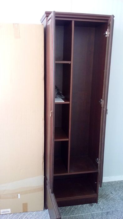 BAIXA DE PREÇO! -Quarto, sala,escritório? - Móvel alto,mogno,3 portas