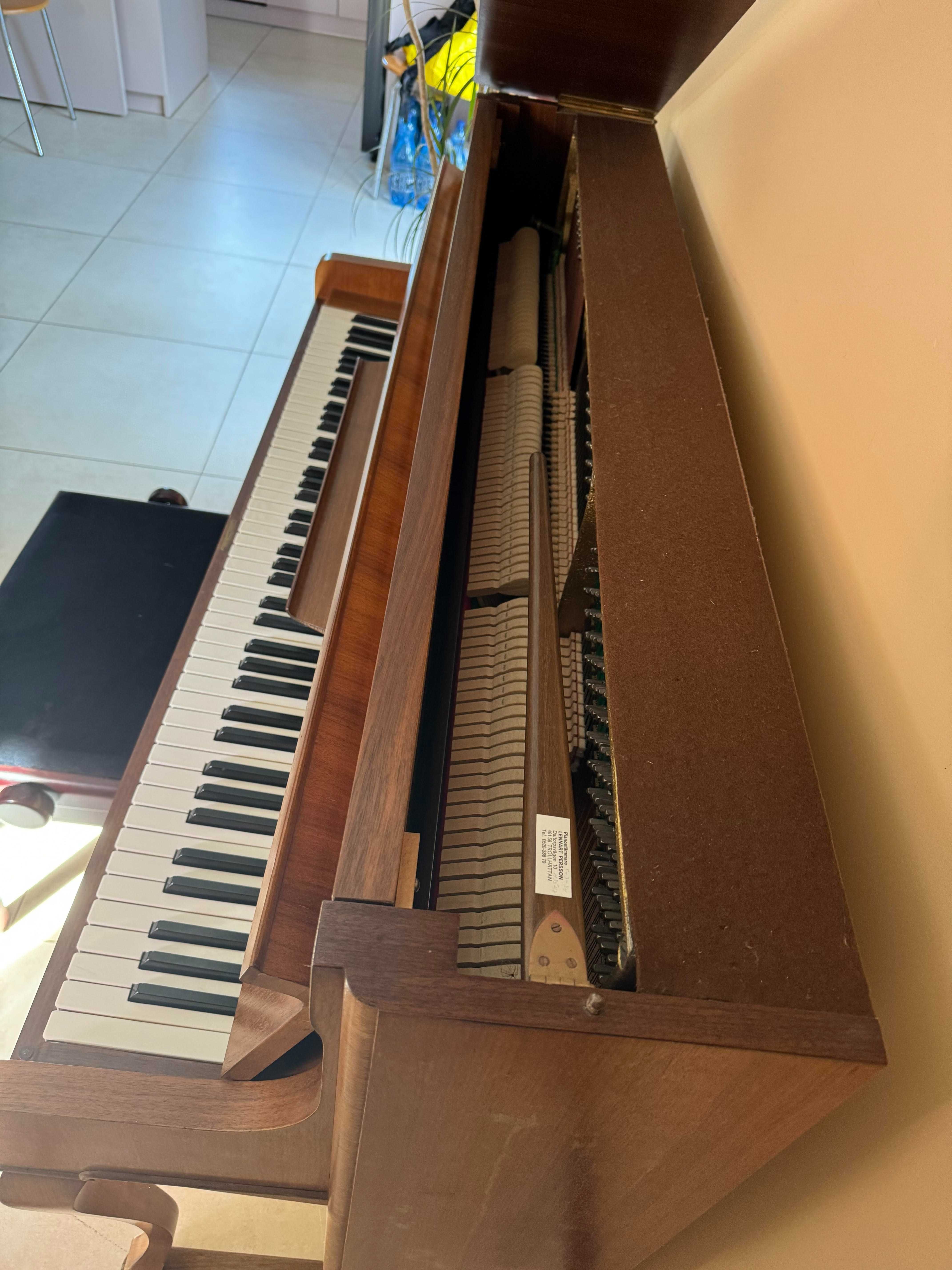 Pianino Weinbach