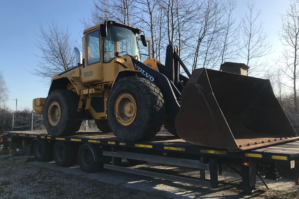 Transport maszyn rolniczych, budowlanych, ponadgabarytowy, laweta