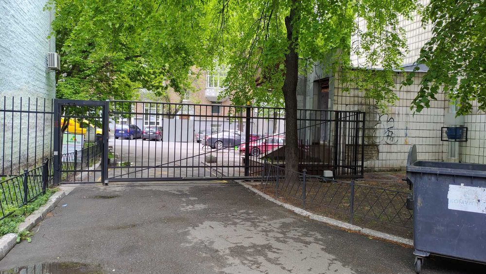 Відкотні бар'єри, шлагбауми, ворота, автоматика - виробництво і монтаж