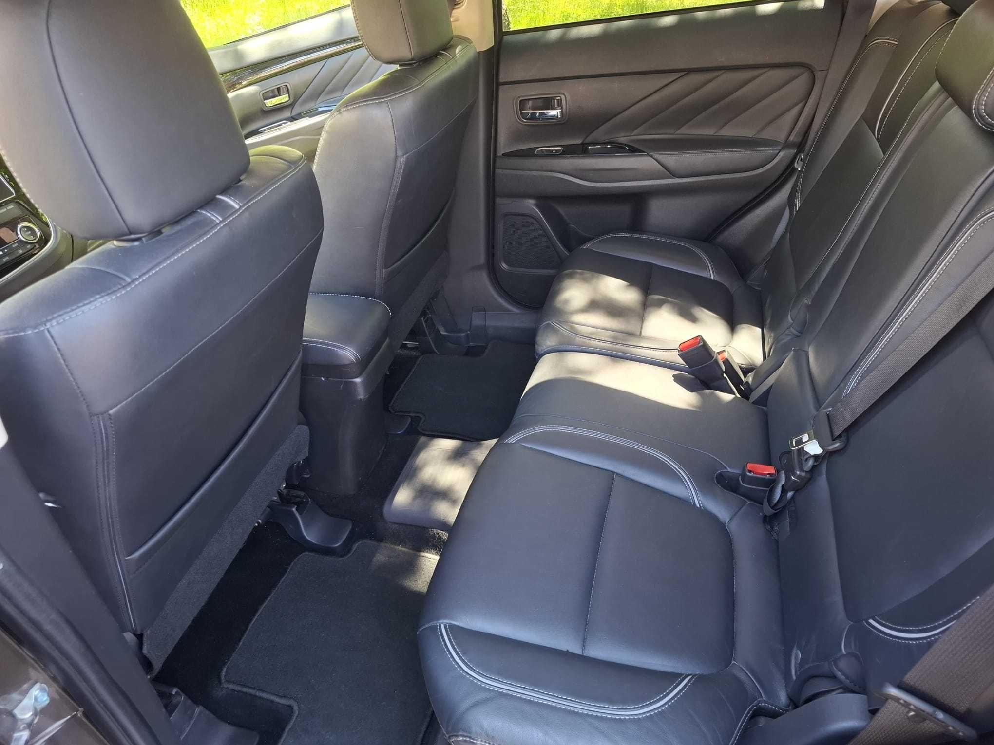 PHEV Mitsubishi Outlander  Intense +