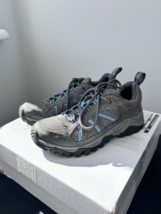 Нові кросівки для походів в гори/альпінізму/бігу