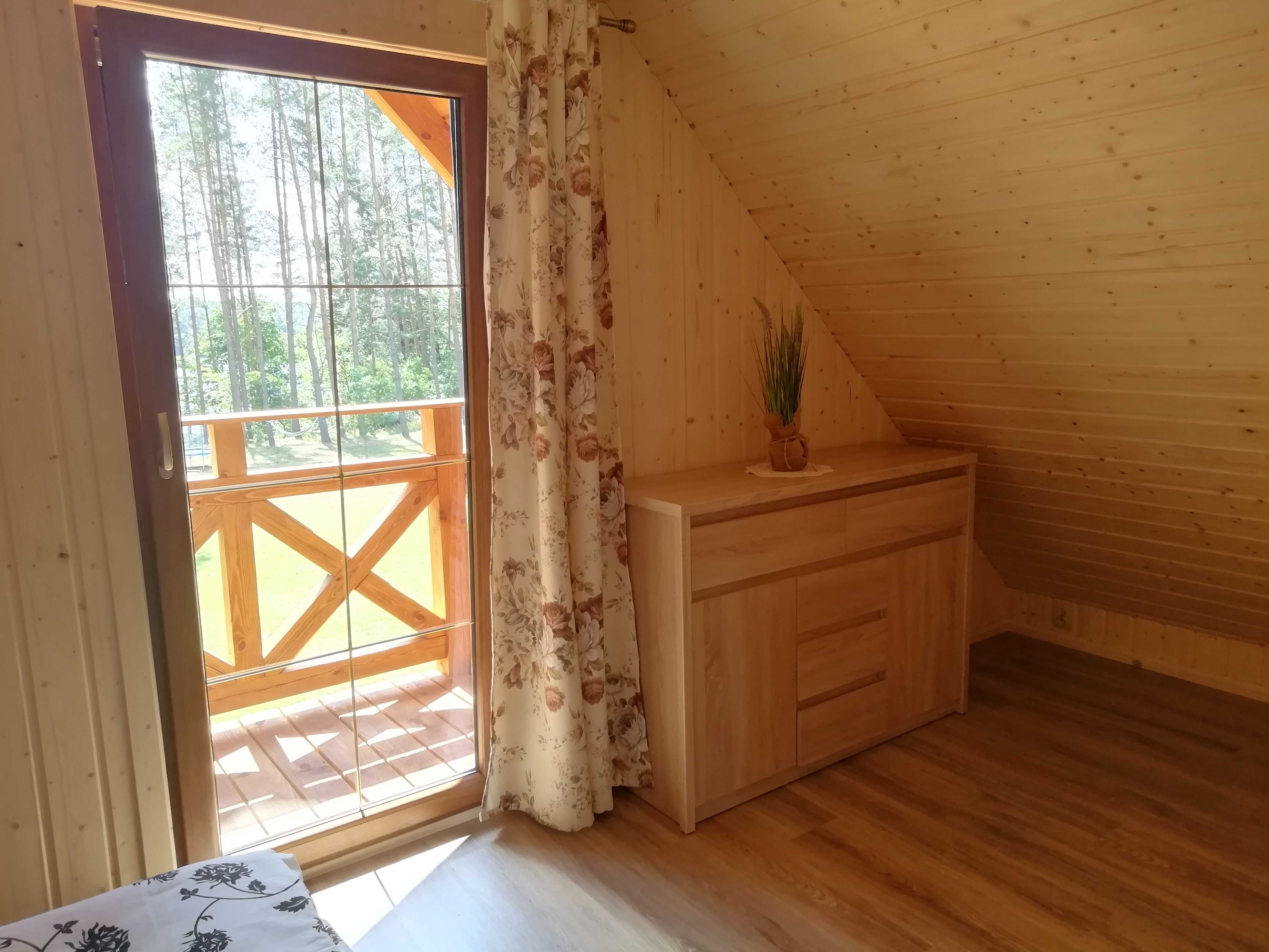 Domek nad jeziorem, Kaszuby, linia brzegowa, kominek, Zagroda Szarlota