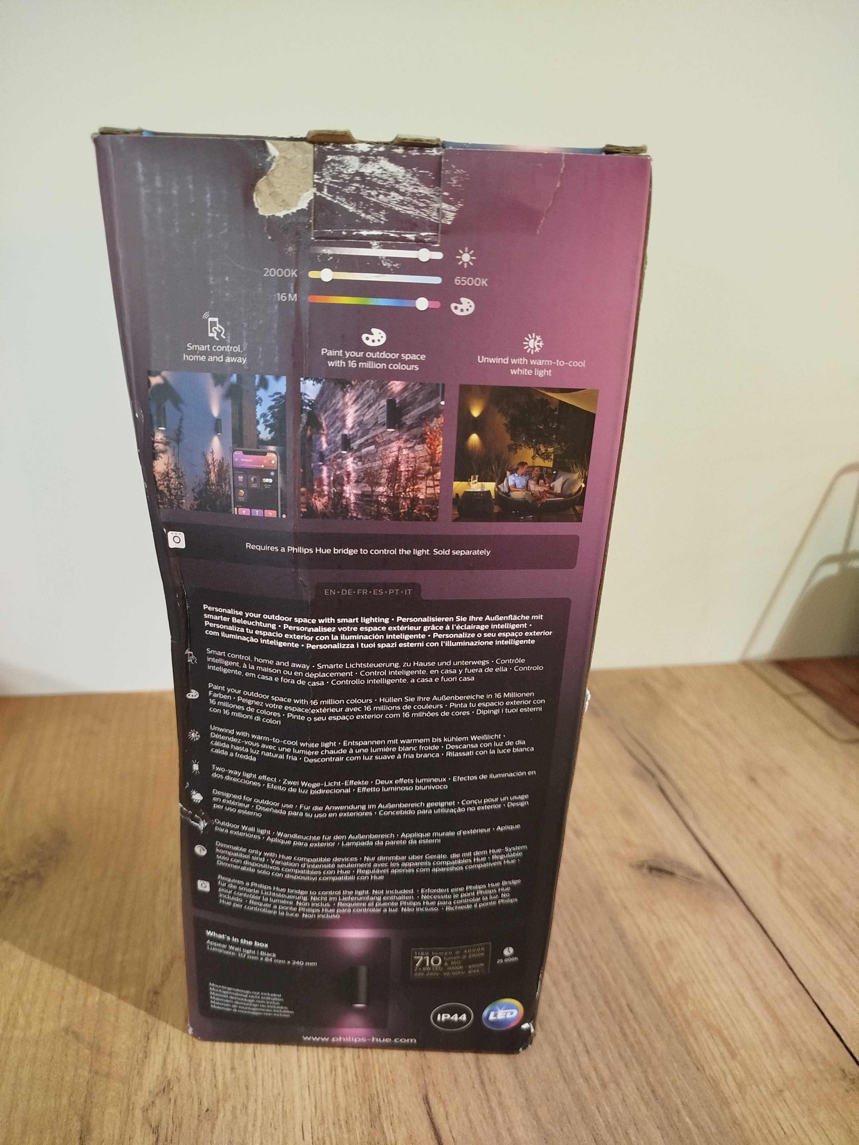 Kinkiet ogrodowy Philips Hue czarny zintegrowane źródło LED 8 W