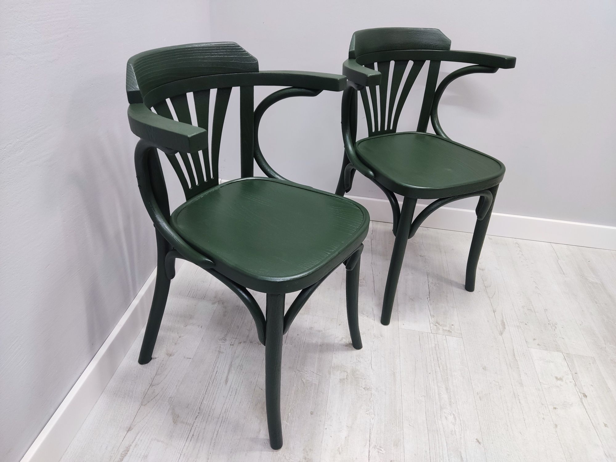 Thonet Wachlarz z podłokietnikiem Boho RAL 6009